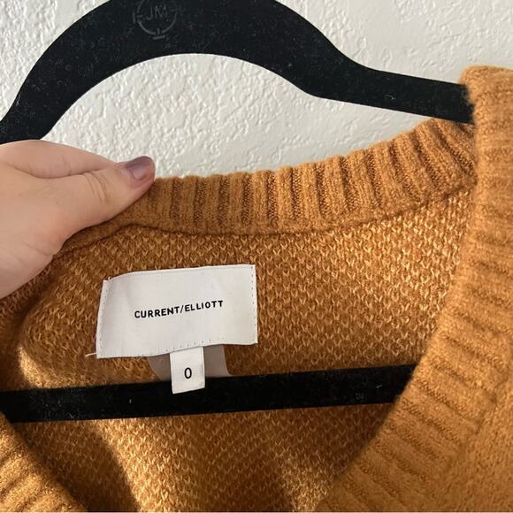 Current/Elliott The 79 V-Neck Tunic Sweater in Brown Sugar - Picture 7 of 10